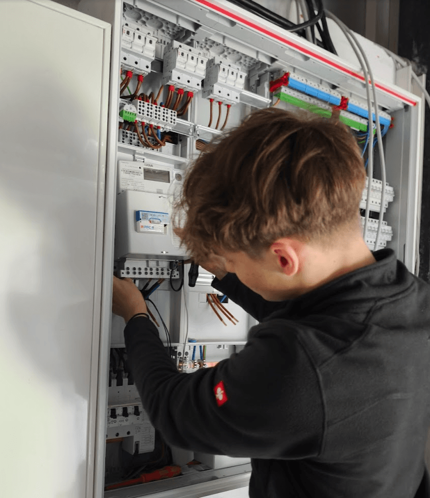 Professionelle Schaltschrankinstallation